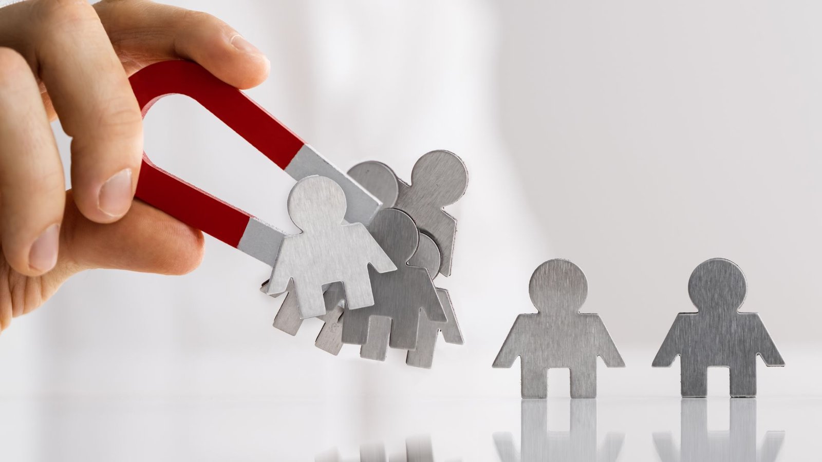 Descubra como integrar sua agenda online ao WhatsApp e melhore a comunicação com seus clientes de forma eficiente e prática.